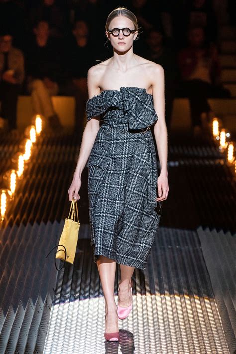 sfilata prada autunno inverno 2019|prada fashion collection.